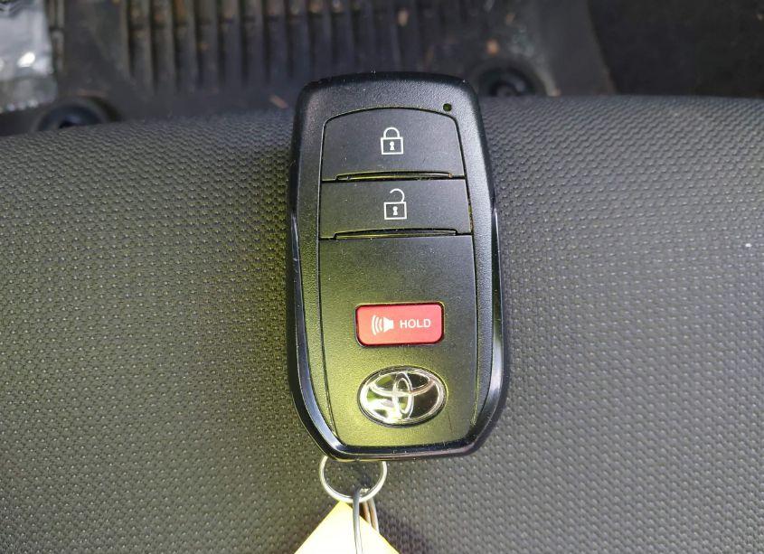 Photo 11 of 2024 Toyota Corolla CROSS LE (VIN 7MUCAAAG7RV101189)