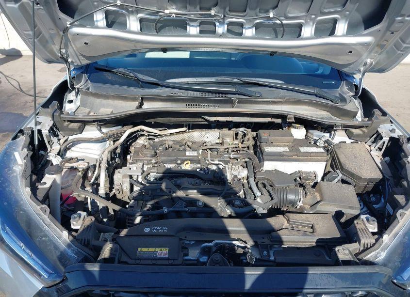 Photo 10 of 2022 Toyota Corolla CROSS LE (VIN 7MUCAAAG8NV036573)