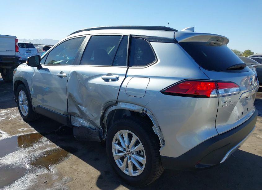 Photo 6 of 2022 Toyota Corolla CROSS LE (VIN 7MUCAAAG8NV036573)