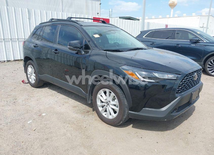 2024 Toyota Corolla CROSS LE (VIN 7MUCAAAG8RV083172) main photo