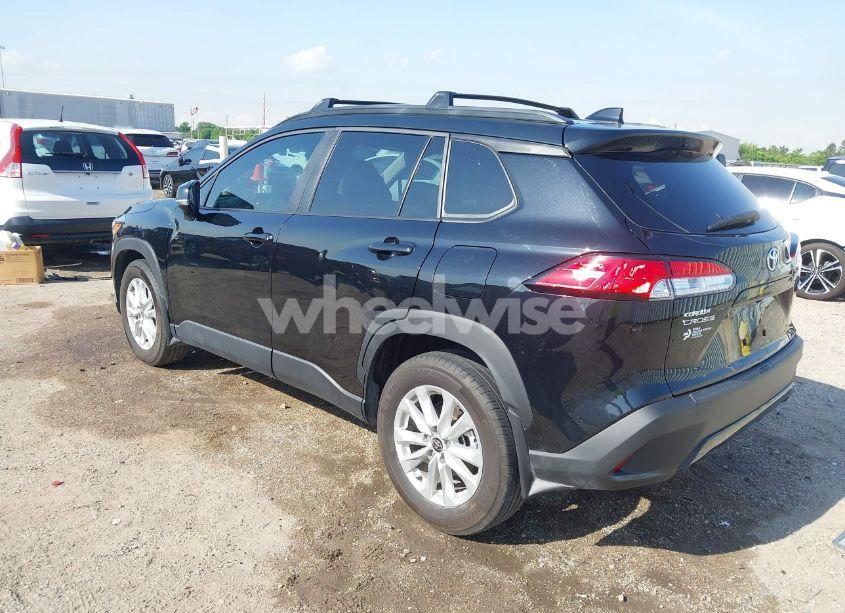 Photo 3 of 2024 Toyota Corolla CROSS LE (VIN 7MUCAAAG8RV083172)