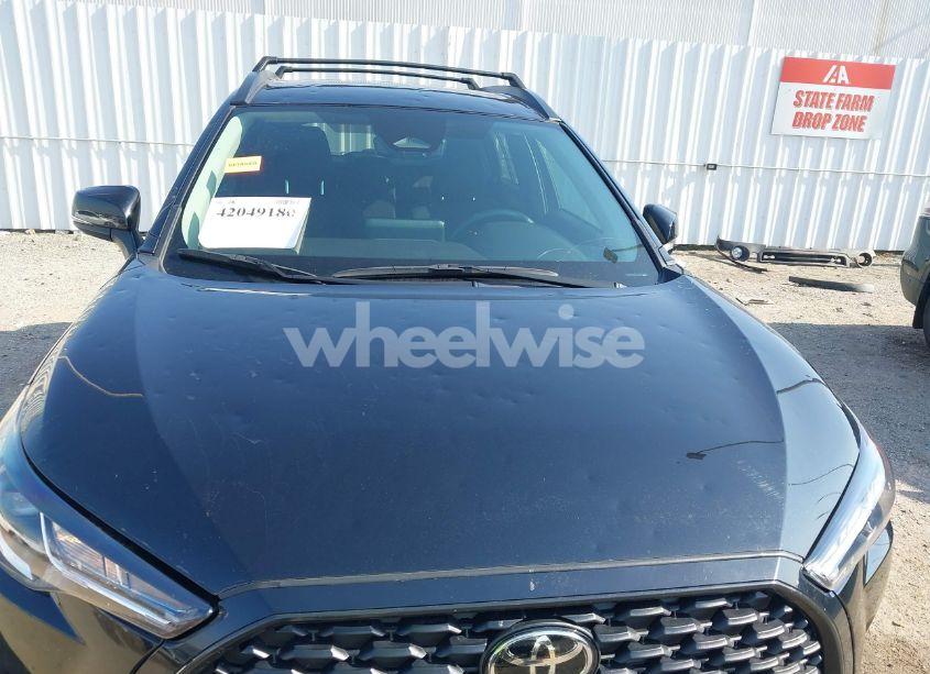 Photo 6 of 2024 Toyota Corolla CROSS LE (VIN 7MUCAAAG8RV083172)