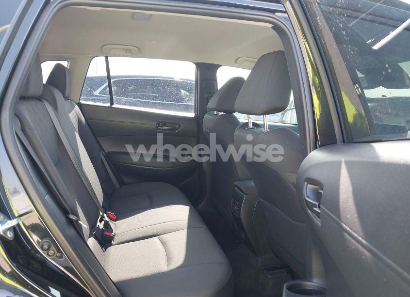 Photo 8 of 2024 Toyota Corolla CROSS LE (VIN 7MUCAAAG8RV083172)