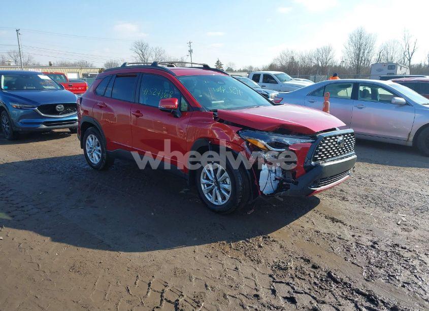 2024 Toyota Corolla CROSS LE (VIN 7MUCAAAG8RV098142) main photo