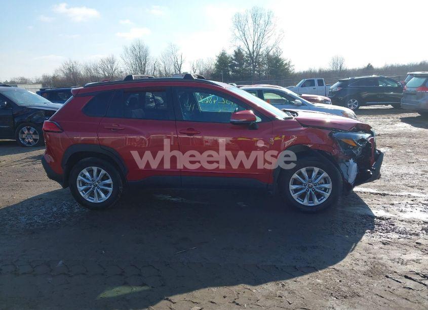 Photo 13 of 2024 Toyota Corolla CROSS LE (VIN 7MUCAAAG8RV098142)