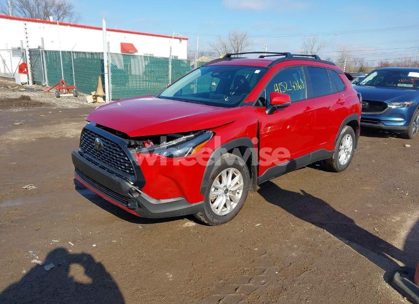 Photo 2 of 2024 Toyota Corolla CROSS LE (VIN 7MUCAAAG8RV098142)