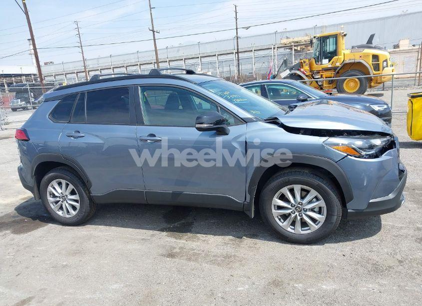 Photo 13 of 2025 Toyota Corolla CROSS LE (VIN 7MUCAAAG8SV134062)