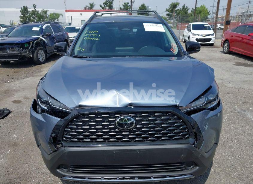 Photo 6 of 2025 Toyota Corolla CROSS LE (VIN 7MUCAAAG8SV134062)