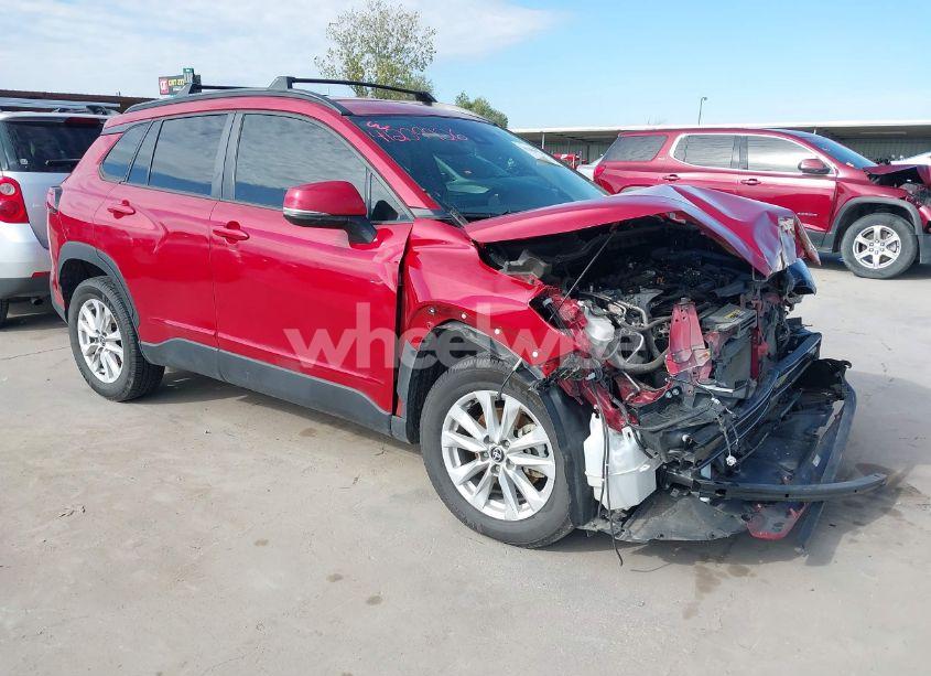 2022 Toyota Corolla CROSS LE (VIN 7MUCAAAG9NV010886) main photo