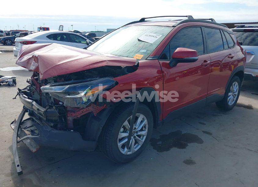 Photo 2 of 2022 Toyota Corolla CROSS LE (VIN 7MUCAAAG9NV010886)