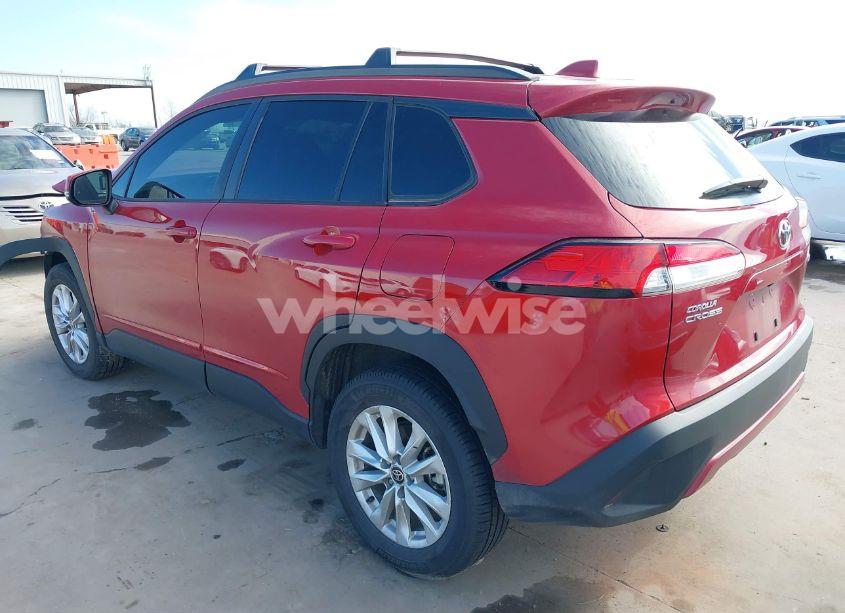 Photo 3 of 2022 Toyota Corolla CROSS LE (VIN 7MUCAAAG9NV010886)