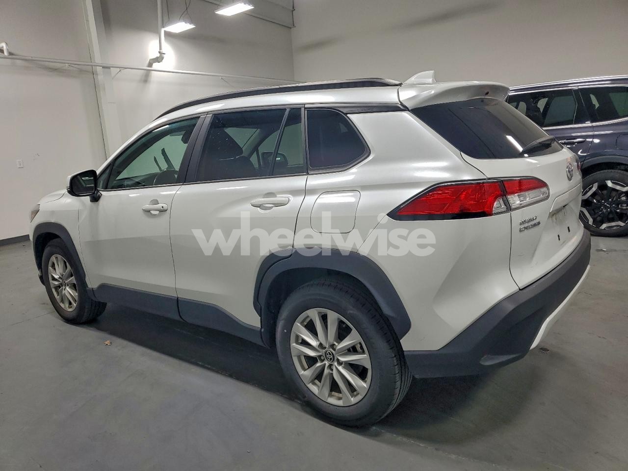 Photo 2 of 2024 TOYOTA COROLLA CROSS LE (VIN 7MUCAAAG9RV076523)