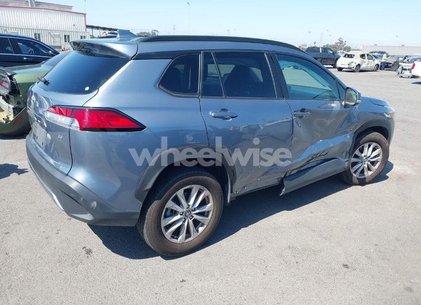 Photo 4 of 2022 Toyota Corolla CROSS LE (VIN 7MUCAAAGXNV030693)