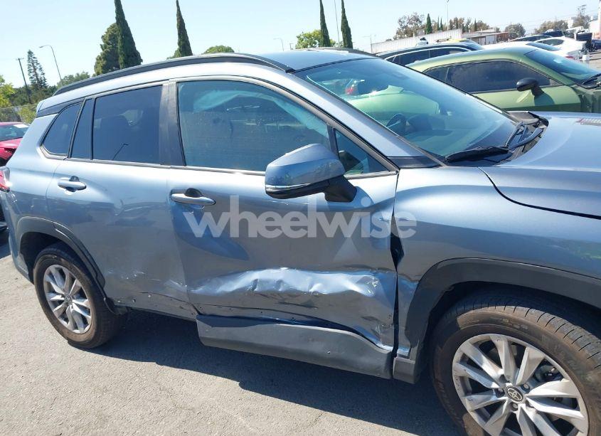 Photo 6 of 2022 Toyota Corolla CROSS LE (VIN 7MUCAAAGXNV030693)