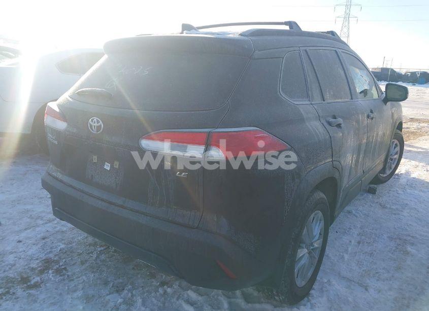 Photo 4 of 2023 Toyota Corolla CROSS LE (VIN 7MUCAAAGXPV072025)