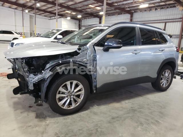 Photo 3 of 2025 TOYOTA COROLLA CROSS LE (VIN 7MUCAAAGXSV134421)