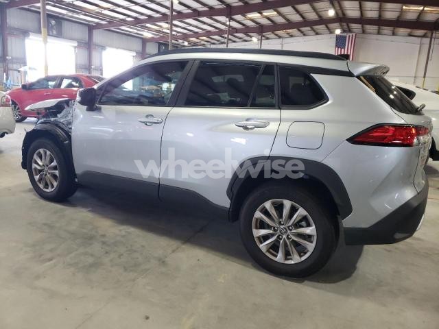 Photo 5 of 2025 TOYOTA COROLLA CROSS LE (VIN 7MUCAAAGXSV134421)