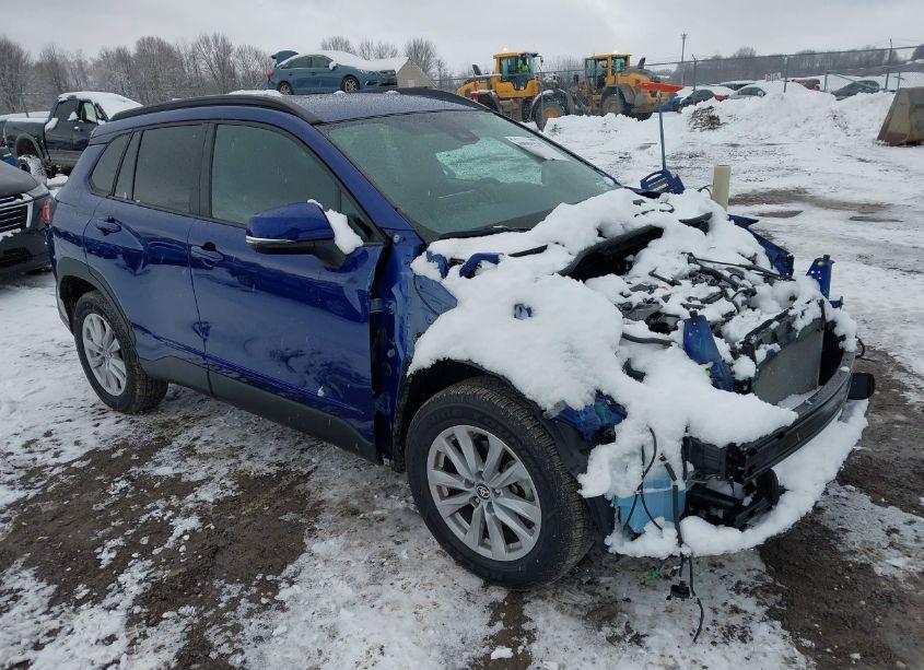 2022 Toyota Corolla CROSS LE (VIN 7MUCAABG1NV017071) main photo