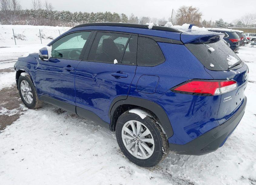 Photo 3 of 2022 Toyota Corolla CROSS LE (VIN 7MUCAABG1NV017071)