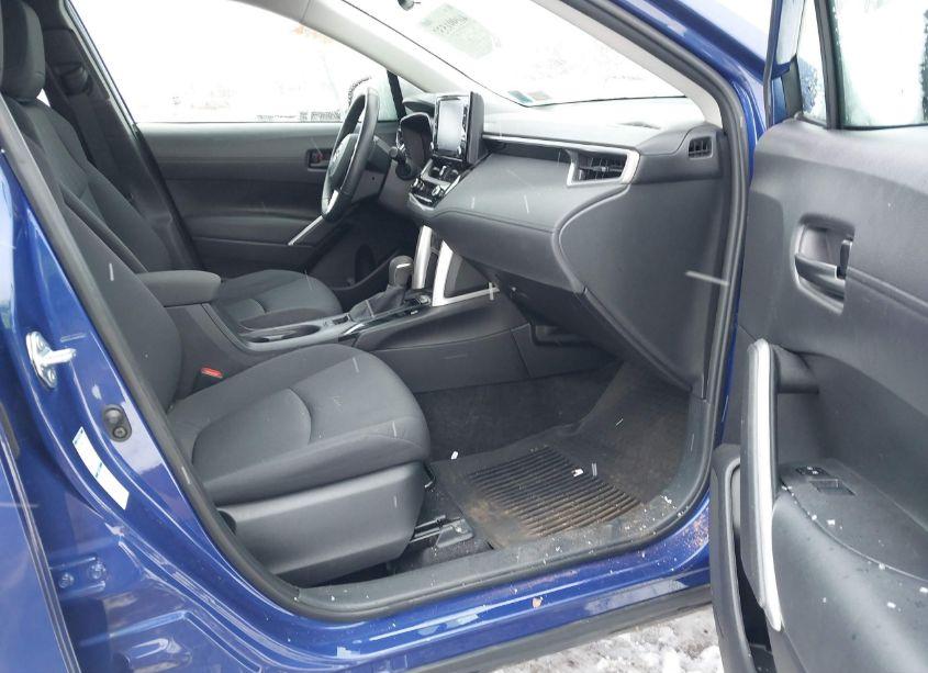 Photo 5 of 2022 Toyota Corolla CROSS LE (VIN 7MUCAABG1NV017071)