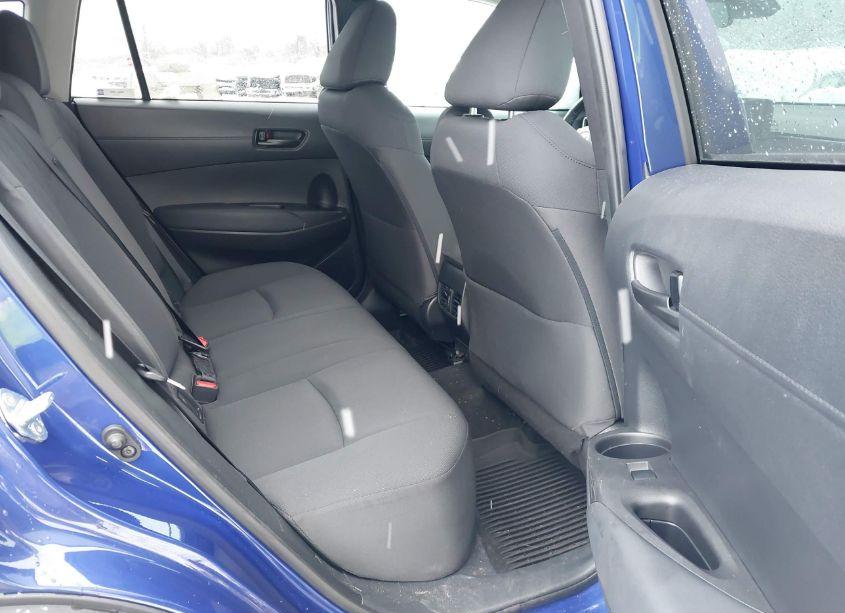 Photo 8 of 2022 Toyota Corolla CROSS LE (VIN 7MUCAABG1NV017071)