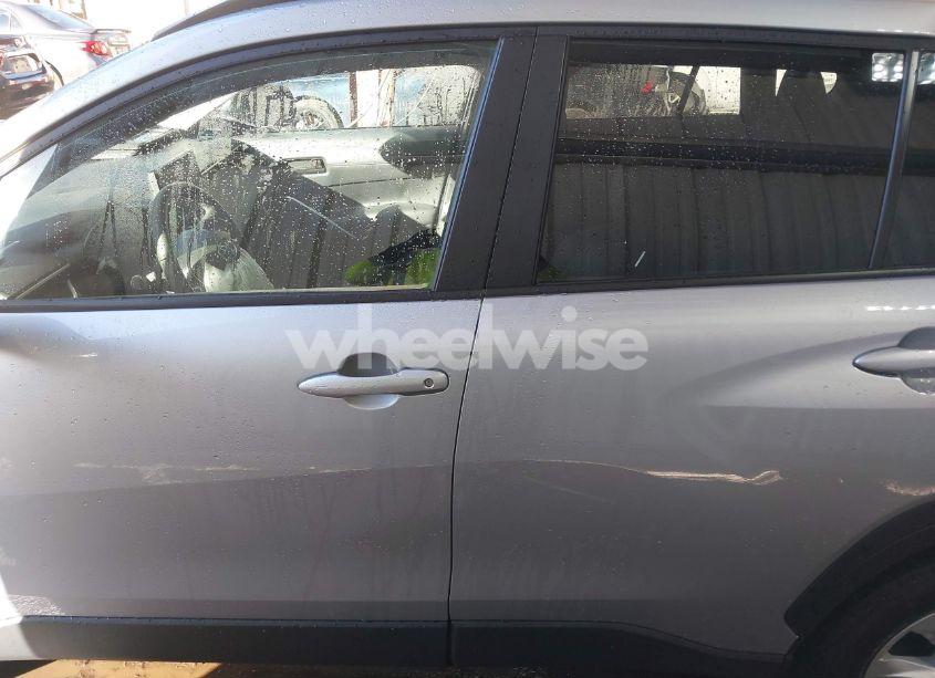 Photo 14 of 2024 Toyota Corolla CROSS LE (VIN 7MUCAABG1RV113191)