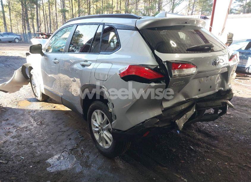 Photo 3 of 2024 Toyota Corolla CROSS LE (VIN 7MUCAABG1RV113191)