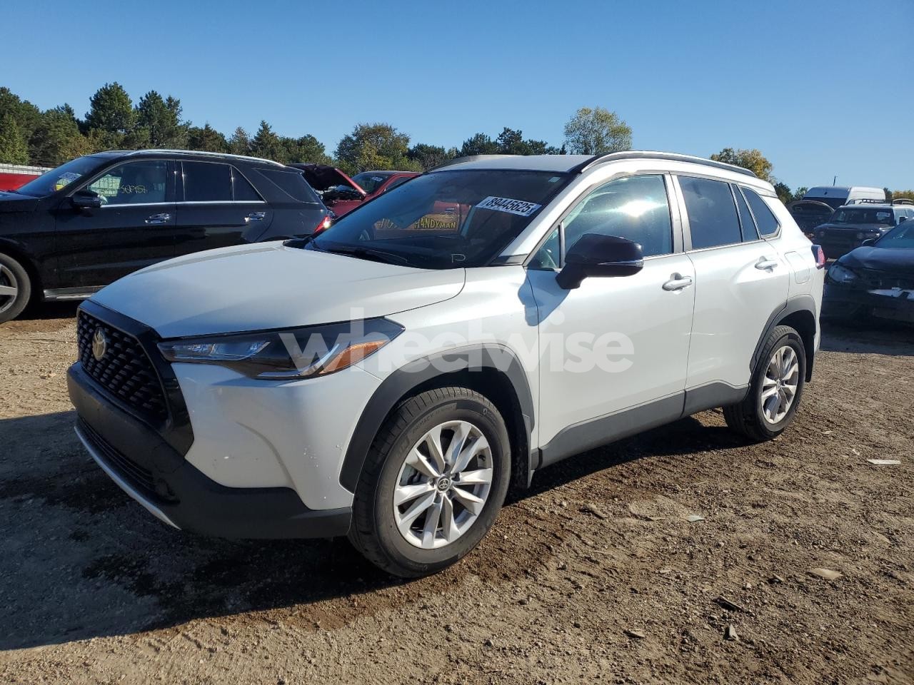 2025 TOYOTA COROLLA CROSS LE (VIN 7MUCAABG1SV121314) main photo
