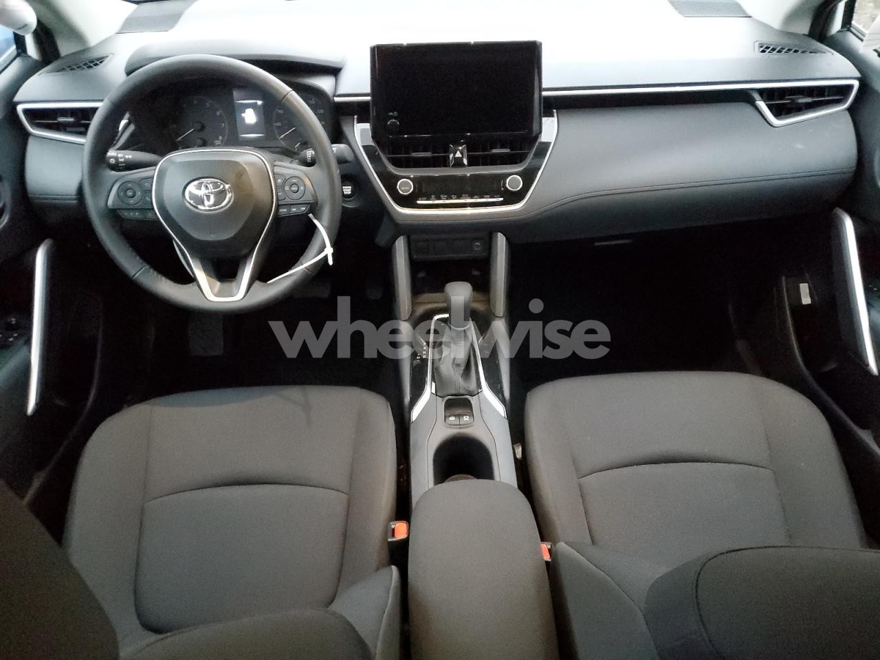 Photo 8 of 2025 TOYOTA COROLLA CROSS LE (VIN 7MUCAABG1SV121314)