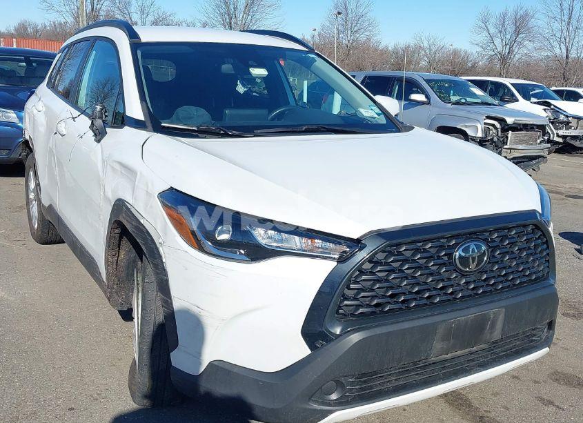 2022 Toyota Corolla CROSS LE (VIN 7MUCAABG3NV020778) main photo