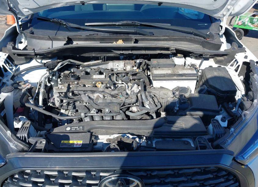 Photo 10 of 2022 Toyota Corolla CROSS LE (VIN 7MUCAABG3NV020778)