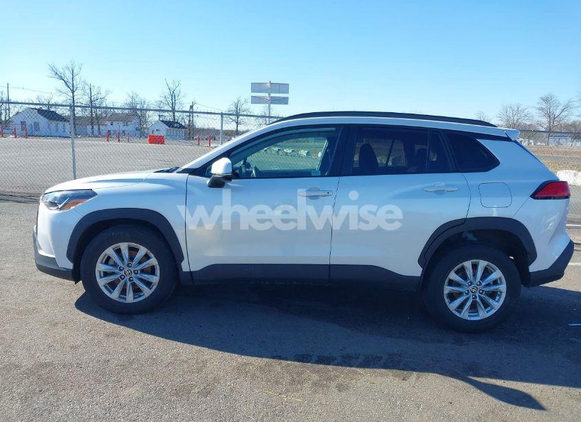 Photo 14 of 2022 Toyota Corolla CROSS LE (VIN 7MUCAABG3NV020778)