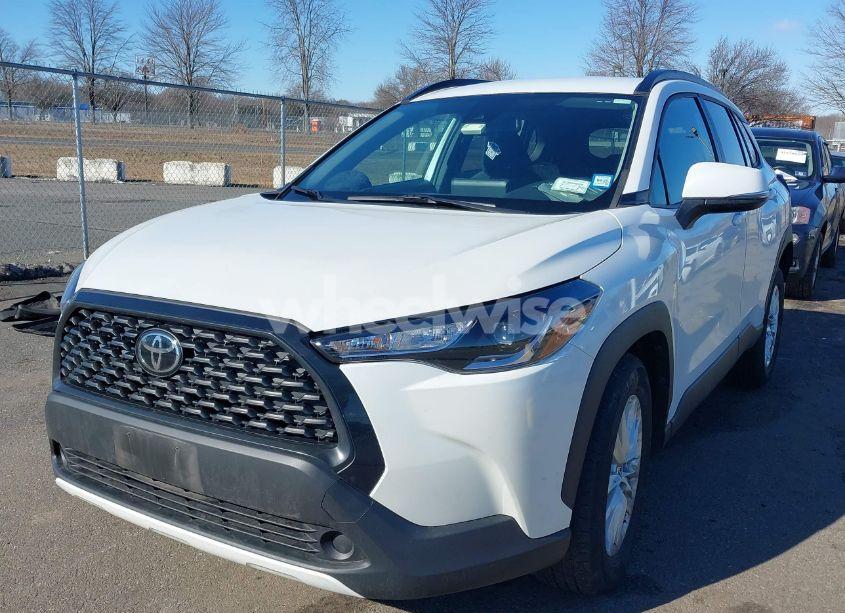 Photo 2 of 2022 Toyota Corolla CROSS LE (VIN 7MUCAABG3NV020778)