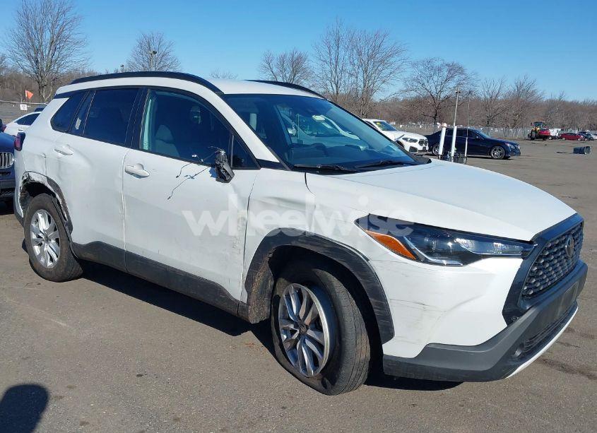 Photo 6 of 2022 Toyota Corolla CROSS LE (VIN 7MUCAABG3NV020778)