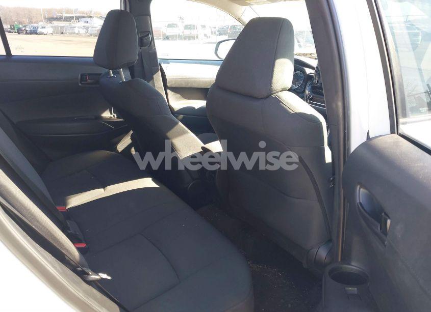 Photo 8 of 2022 Toyota Corolla CROSS LE (VIN 7MUCAABG3NV020778)