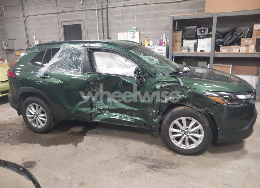 Photo 13 of 2022 Toyota Corolla CROSS LE (VIN 7MUCAABG3NV033546)