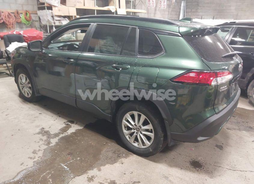 Photo 3 of 2022 Toyota Corolla CROSS LE (VIN 7MUCAABG3NV033546)
