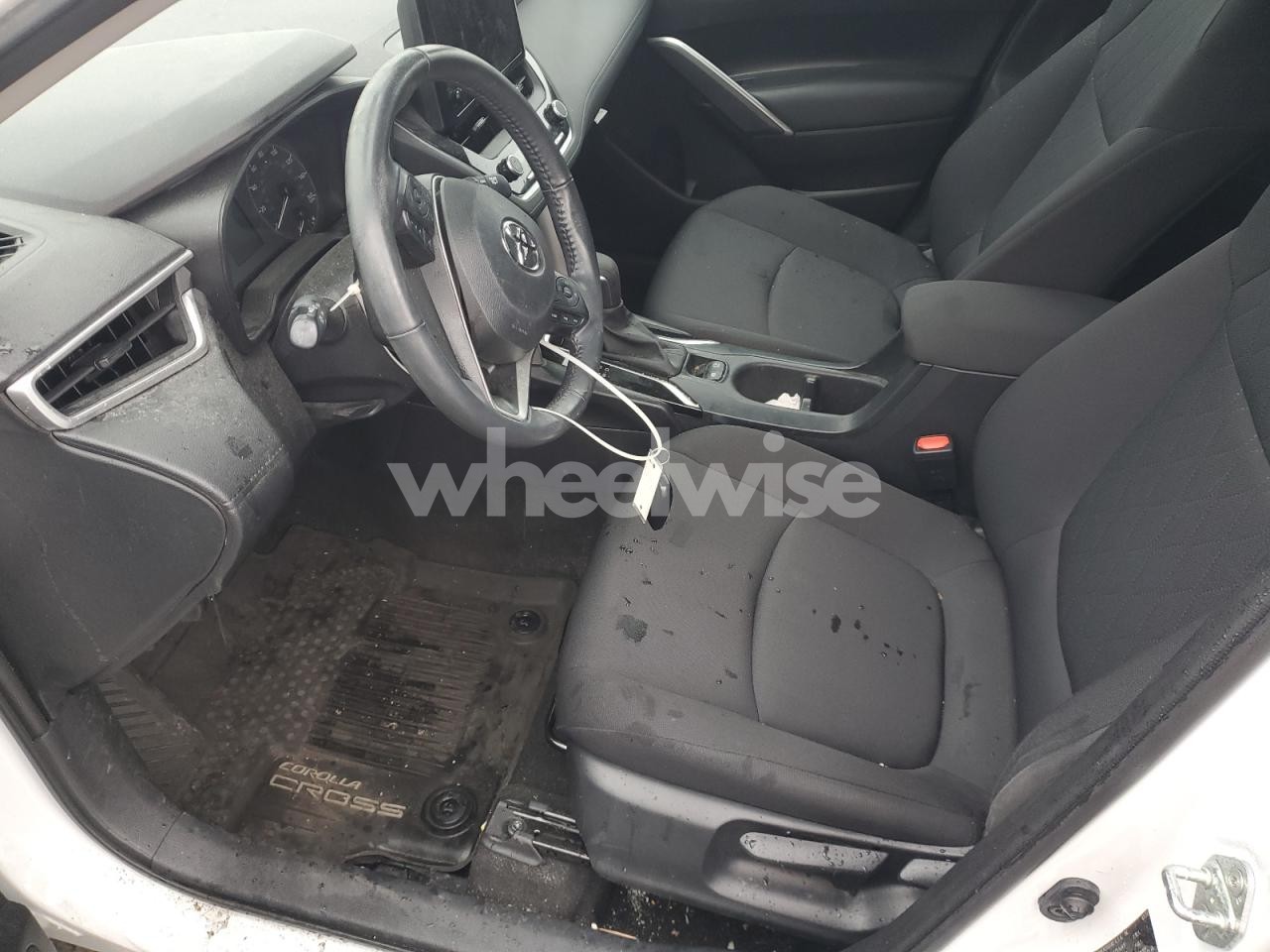 Photo 7 of 2023 TOYOTA COROLLA CROSS LE (VIN 7MUCAABG4PV051878)