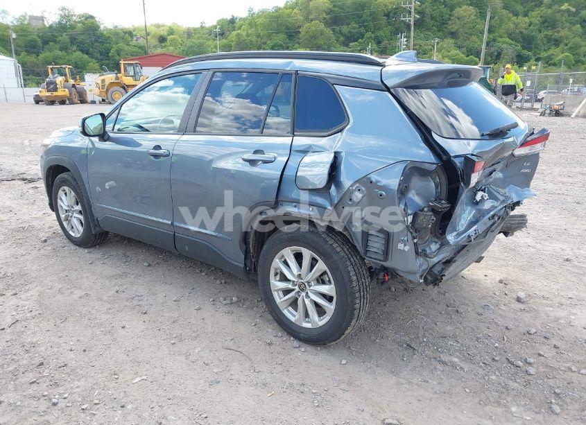 Photo 3 of 2023 Toyota Corolla CROSS LE (VIN 7MUCAABG4PV063433)