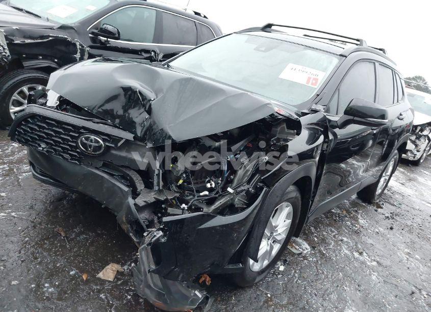 Photo 2 of 2022 Toyota Corolla CROSS LE (VIN 7MUCAABG5NV026131)