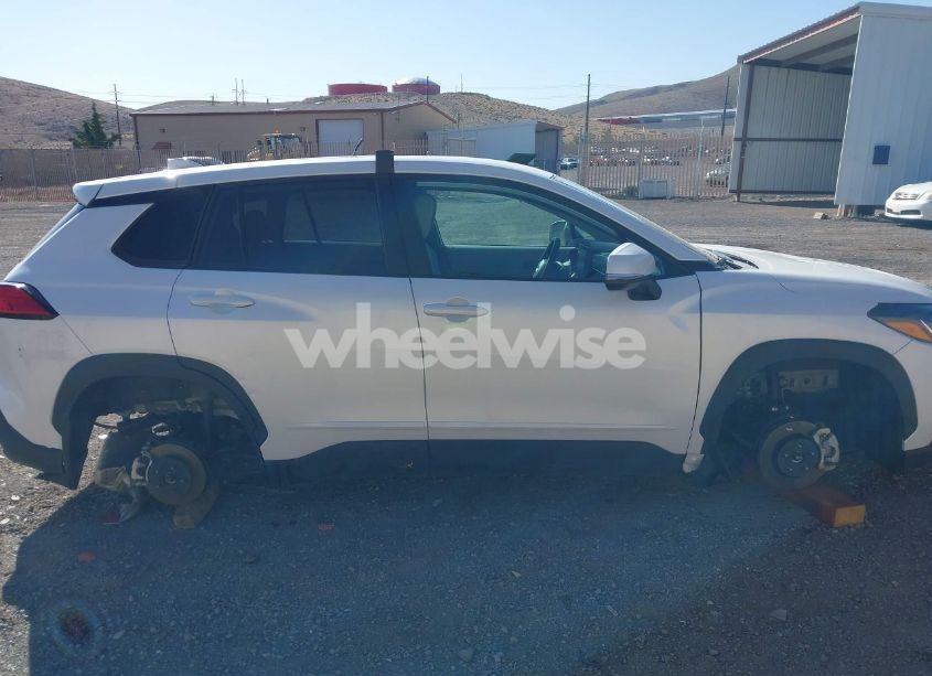 Photo 12 of 2022 Toyota Corolla CROSS LE (VIN 7MUCAABG5NV036643)