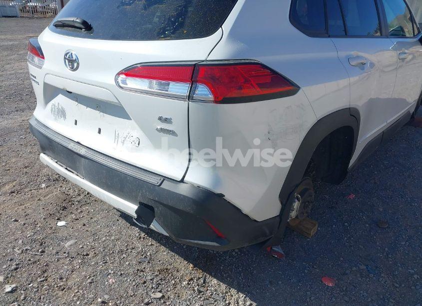 Photo 6 of 2022 Toyota Corolla CROSS LE (VIN 7MUCAABG5NV036643)