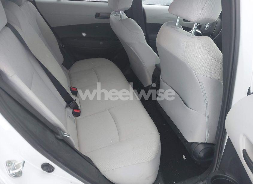 Photo 8 of 2022 Toyota Corolla CROSS LE (VIN 7MUCAABG5NV037209)