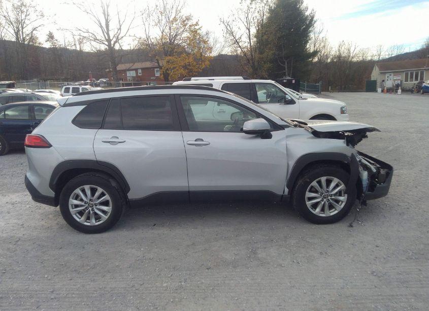 Photo 13 of 2022 Toyota Corolla CROSS LE (VIN 7MUCAABG6NV034559)