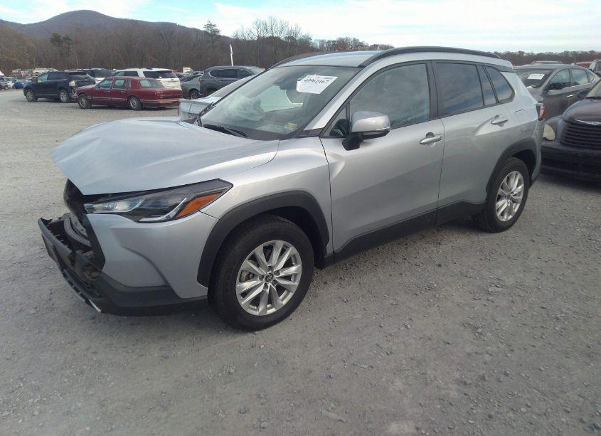 Photo 2 of 2022 Toyota Corolla CROSS LE (VIN 7MUCAABG6NV034559)
