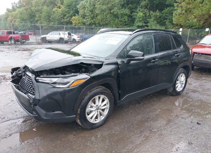 Photo 2 of 2023 Toyota Corolla CROSS LE (VIN 7MUCAABG6PV049341)