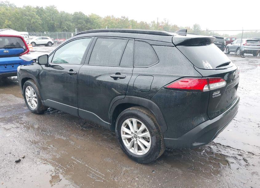 Photo 3 of 2023 Toyota Corolla CROSS LE (VIN 7MUCAABG6PV049341)