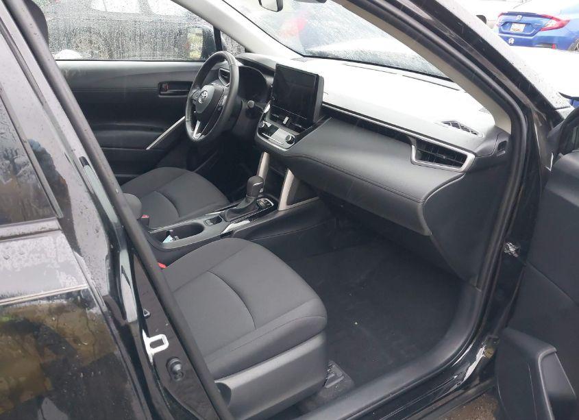 Photo 5 of 2023 Toyota Corolla CROSS LE (VIN 7MUCAABG6PV049341)