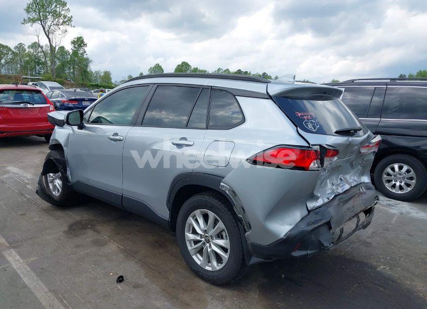 Photo 3 of 2022 Toyota Corolla CROSS LE (VIN 7MUCAABG7NV005913)