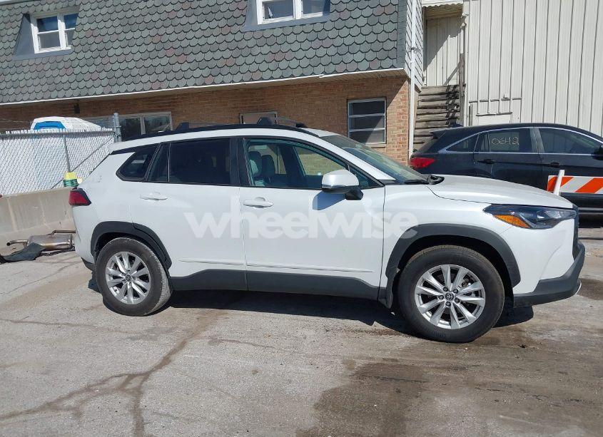 Photo 14 of 2022 Toyota Corolla CROSS LE (VIN 7MUCAABG7NV013235)